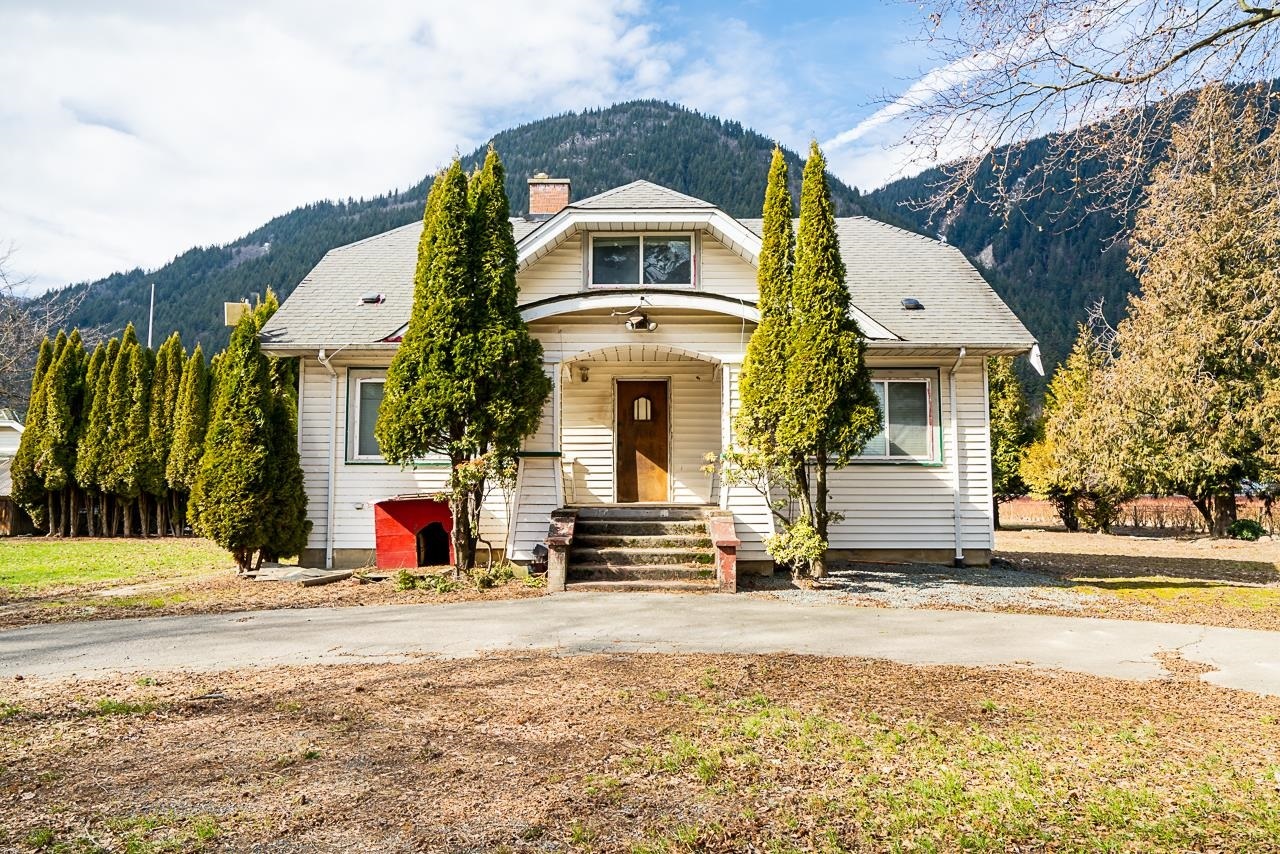 Property Photo:  39963 North Parallel Road  BC V3G 2S8 