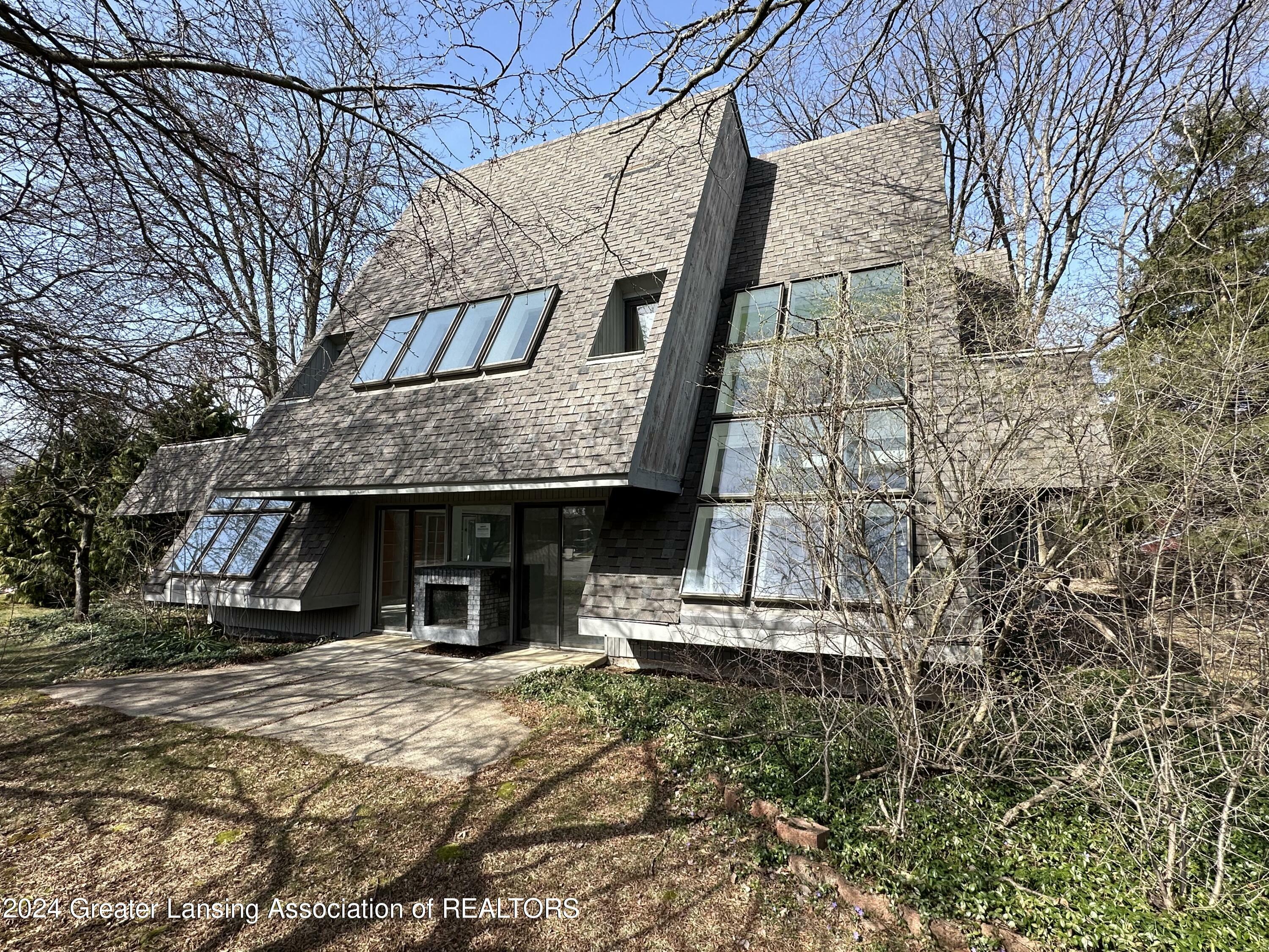 Property Photo:  925 Whittier Drive  MI 48823 