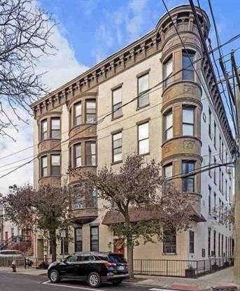 Property Photo: 193 Ogden Ave 2C NJ 07307