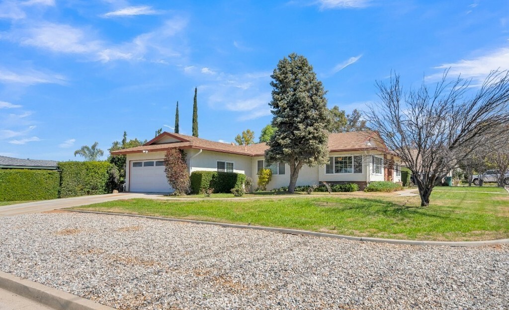 Property Photo: 35040 Buena Mesa Drive CA 92320