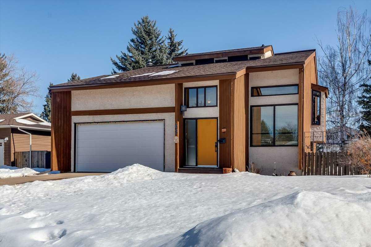 Property Photo: 63 Addinell Close AB T4R 1B3