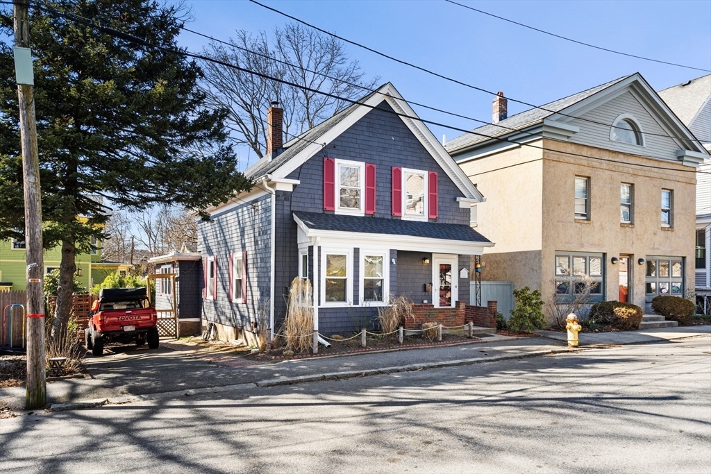 Property Photo:  12 Cliff Street  MA 01970 