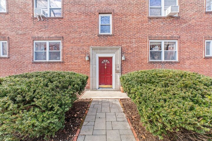 Property Photo: 9 Alton Ct 4 MA 02446