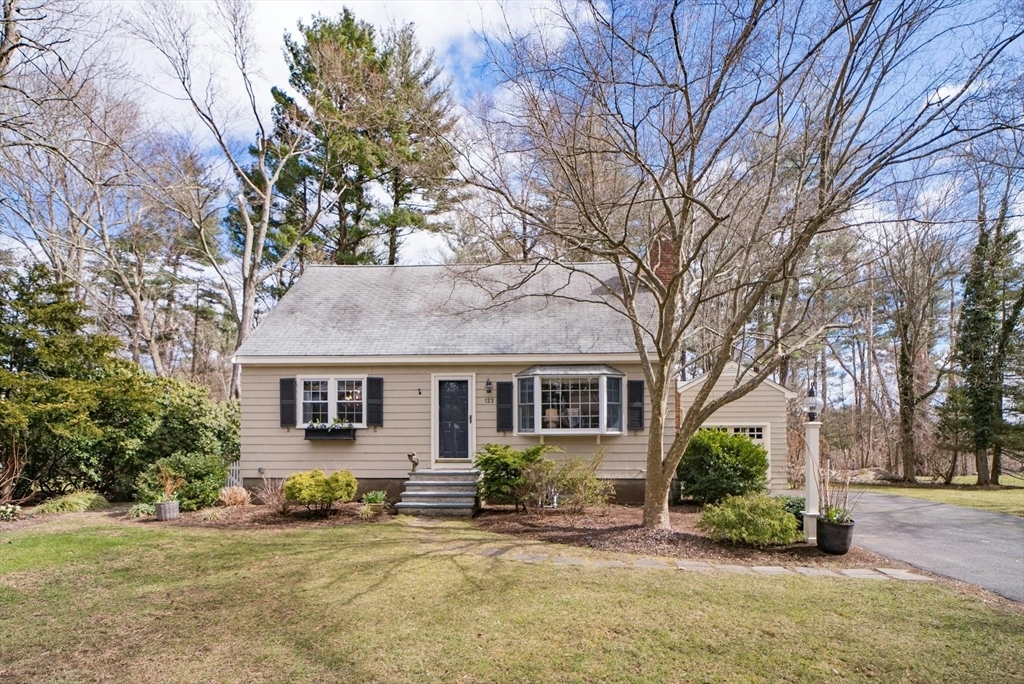 Property Photo: 123 Harding St MA 02052