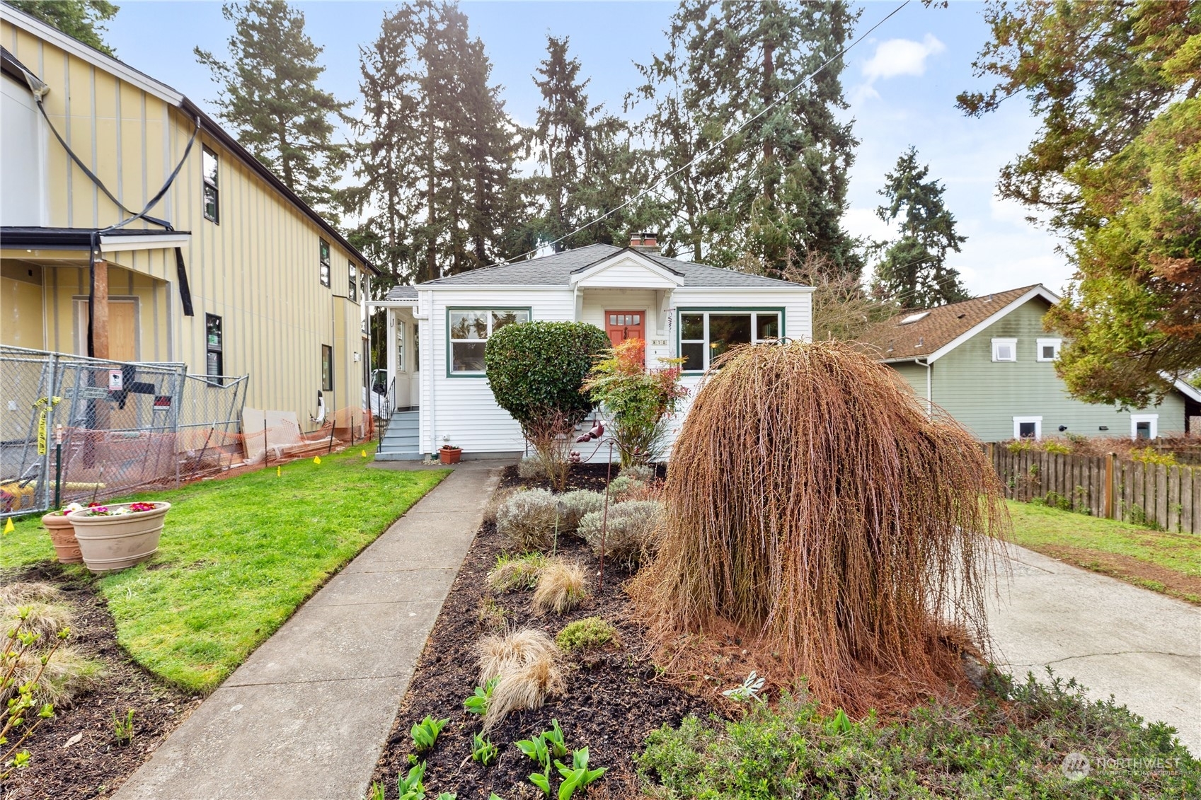 Property Photo: 815 NE 96th Street WA 98115