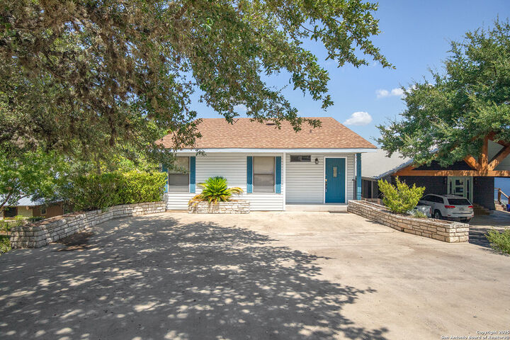 Property Photo:  1021 Hillcrest Forest  TX 78133 