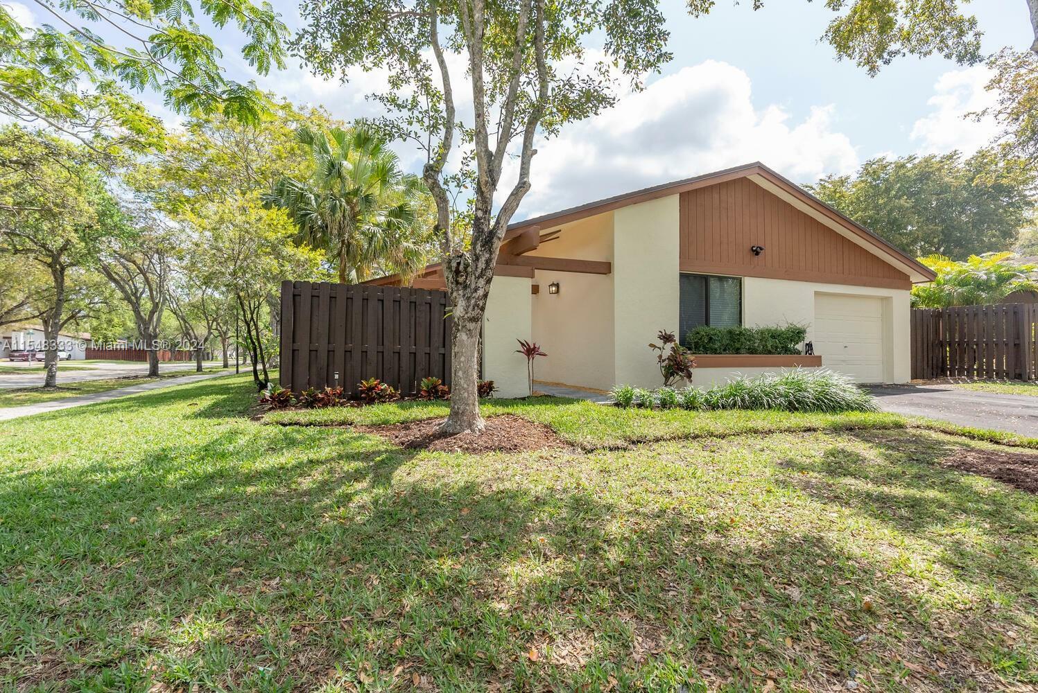 Property Photo:  13040 SW 108th St Cir  FL 33186 