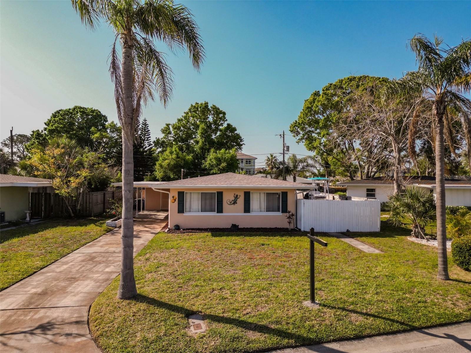 Property Photo:  551 Tradewinds Drive  FL 34698 