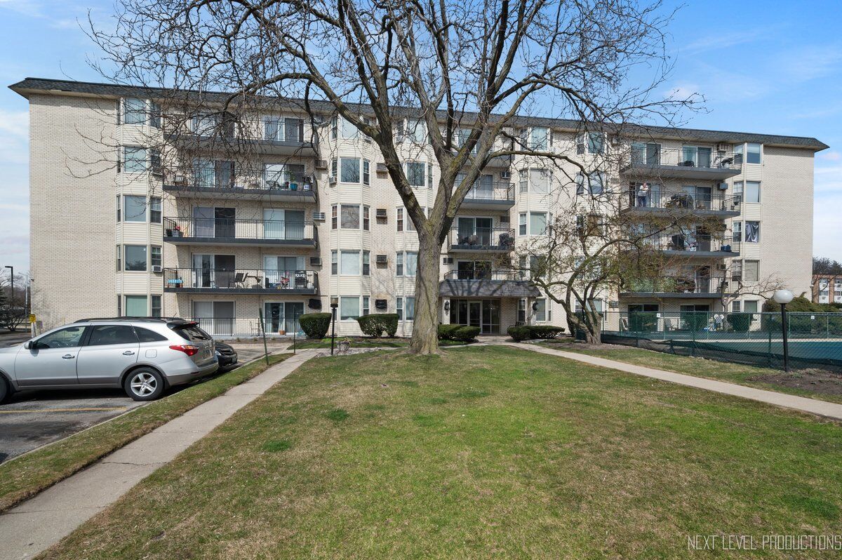 Property Photo: 5510 Lincoln Avenue 509 IL 60053