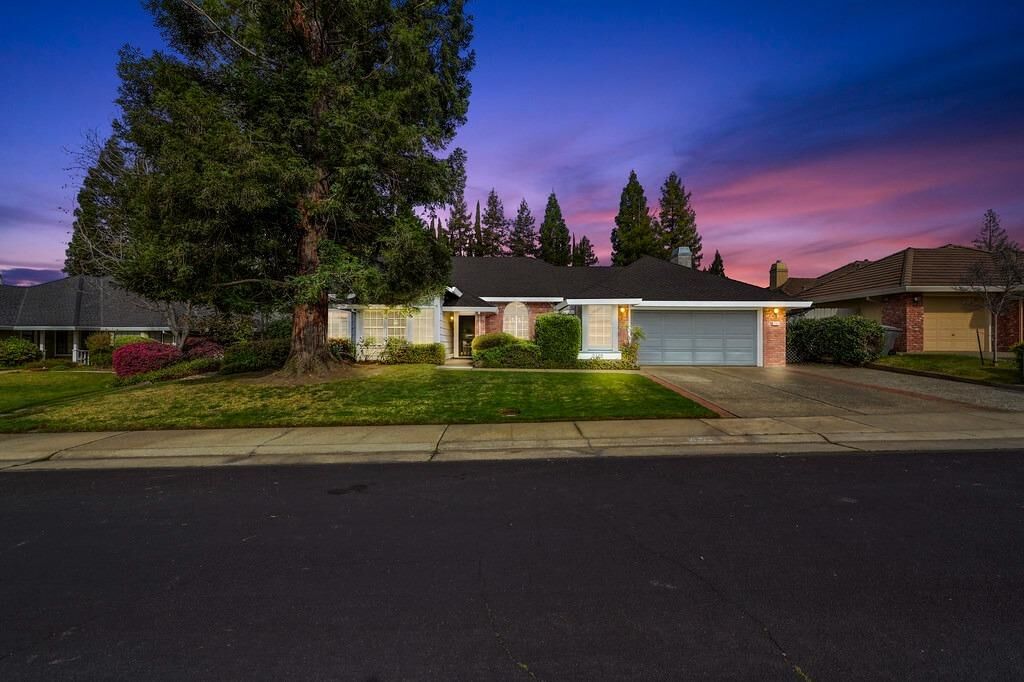 Property Photo: 2405 Valley Forge Way CA 95661