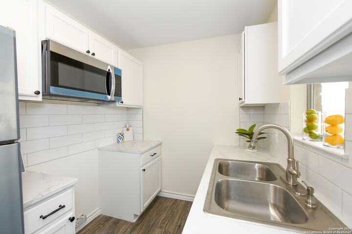 Property Photo:  911 Vance Jackson Dr 212  TX 78201 