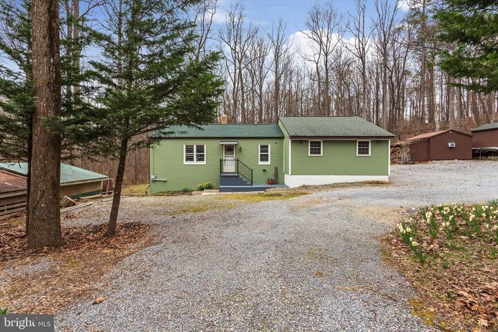 557 Beechwood Lane  Bluemont VA 20135 photo