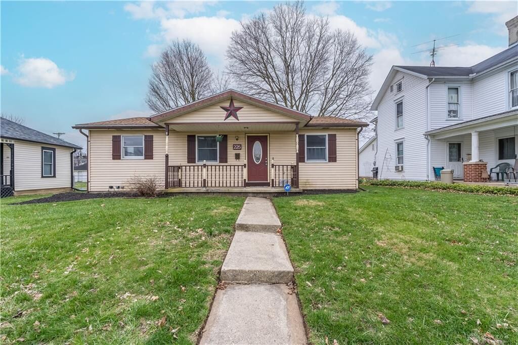 Property Photo:  225 E Ward Street  OH 43078 