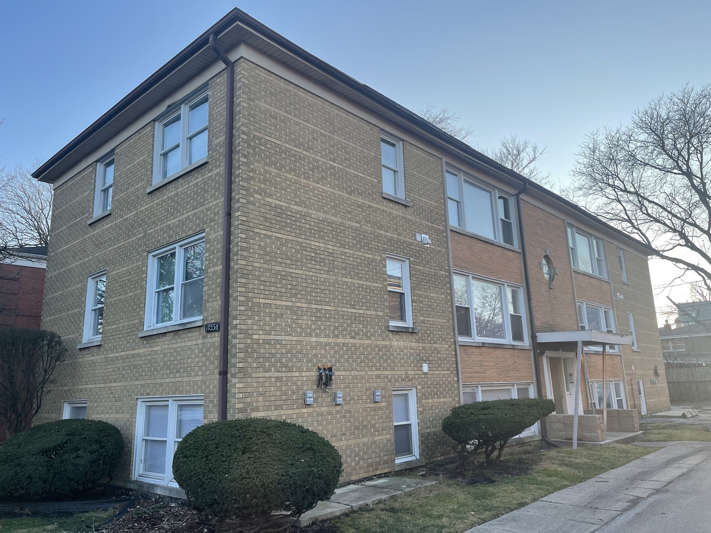 Property Photo:  10558 S Walden Parkway 2W  IL 60643 