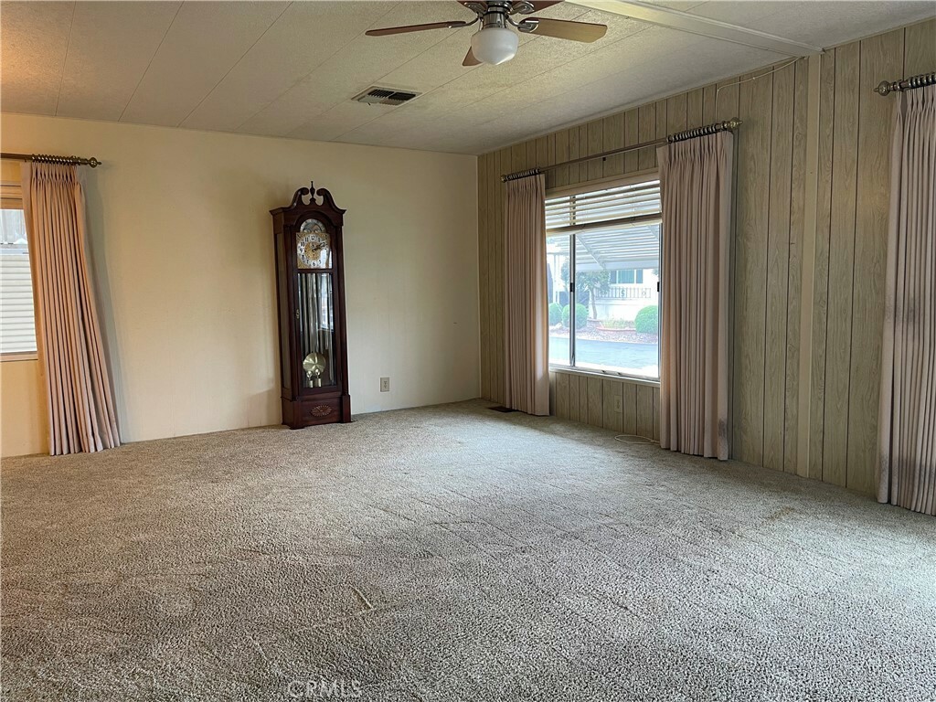 Property Photo:  1525 W Oakland Avenue 101  CA 92543 