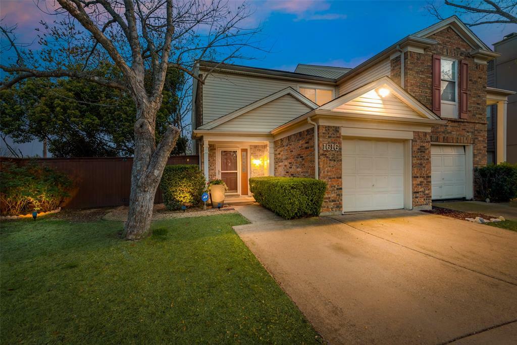 Property Photo:  1616 Creek Bank Lane  TX 76014 