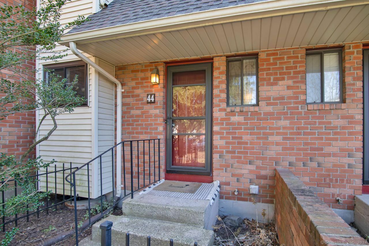 Property Photo: 44 Danforth Lane 44 CT 06110