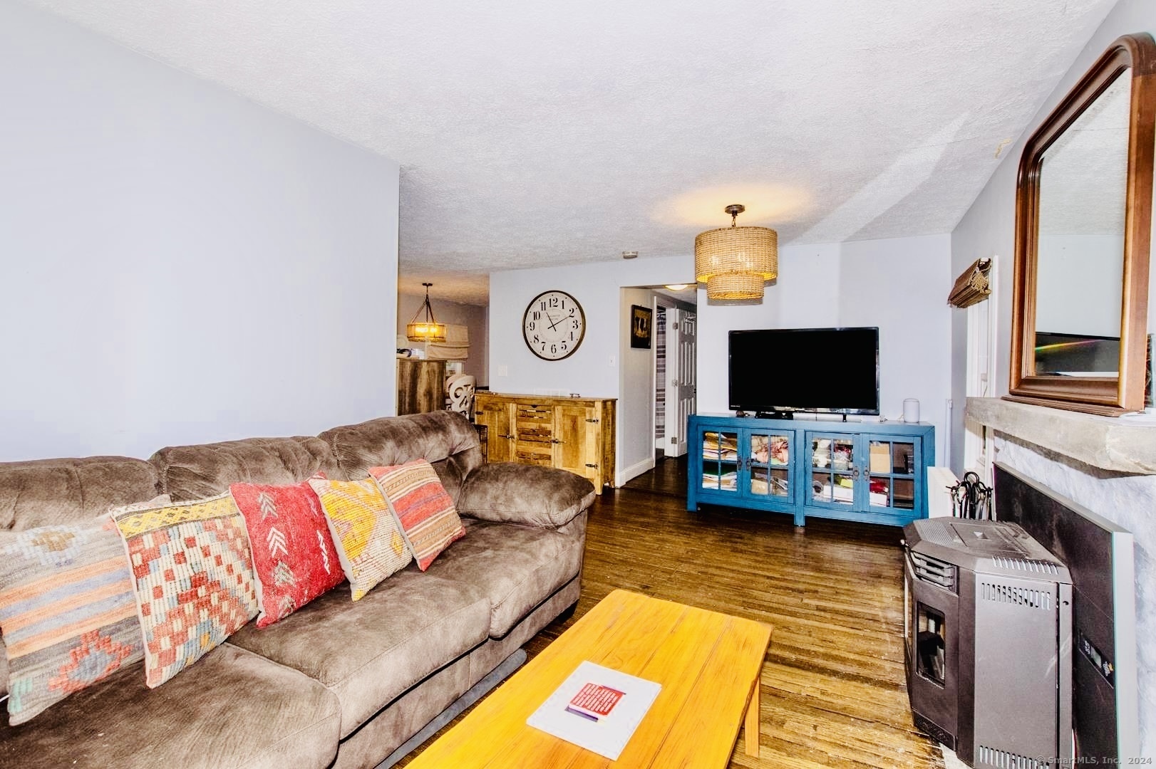 Property Photo:  34 Cliff Drive  CT 06001 