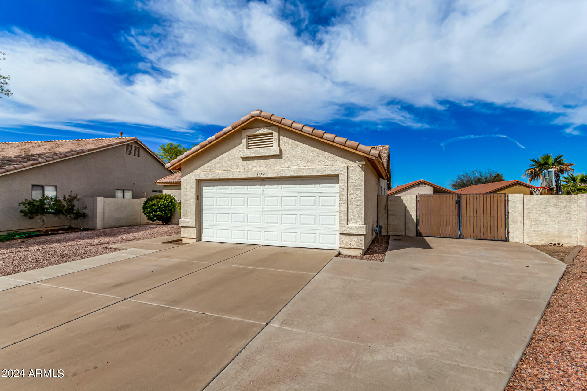 Property Photo:  5224 N 104th Avenue  AZ 85307 