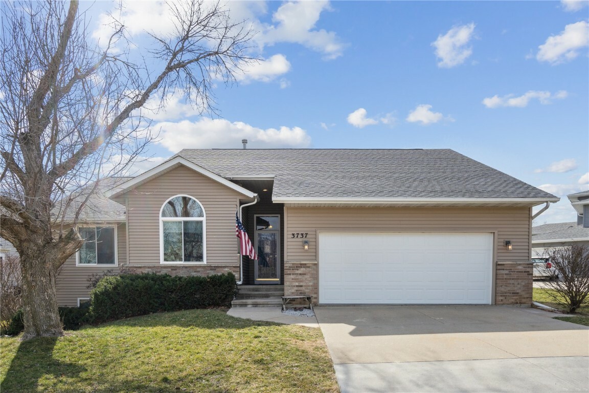 Property Photo:  3737 Jackson Drive NW  IA 52405 