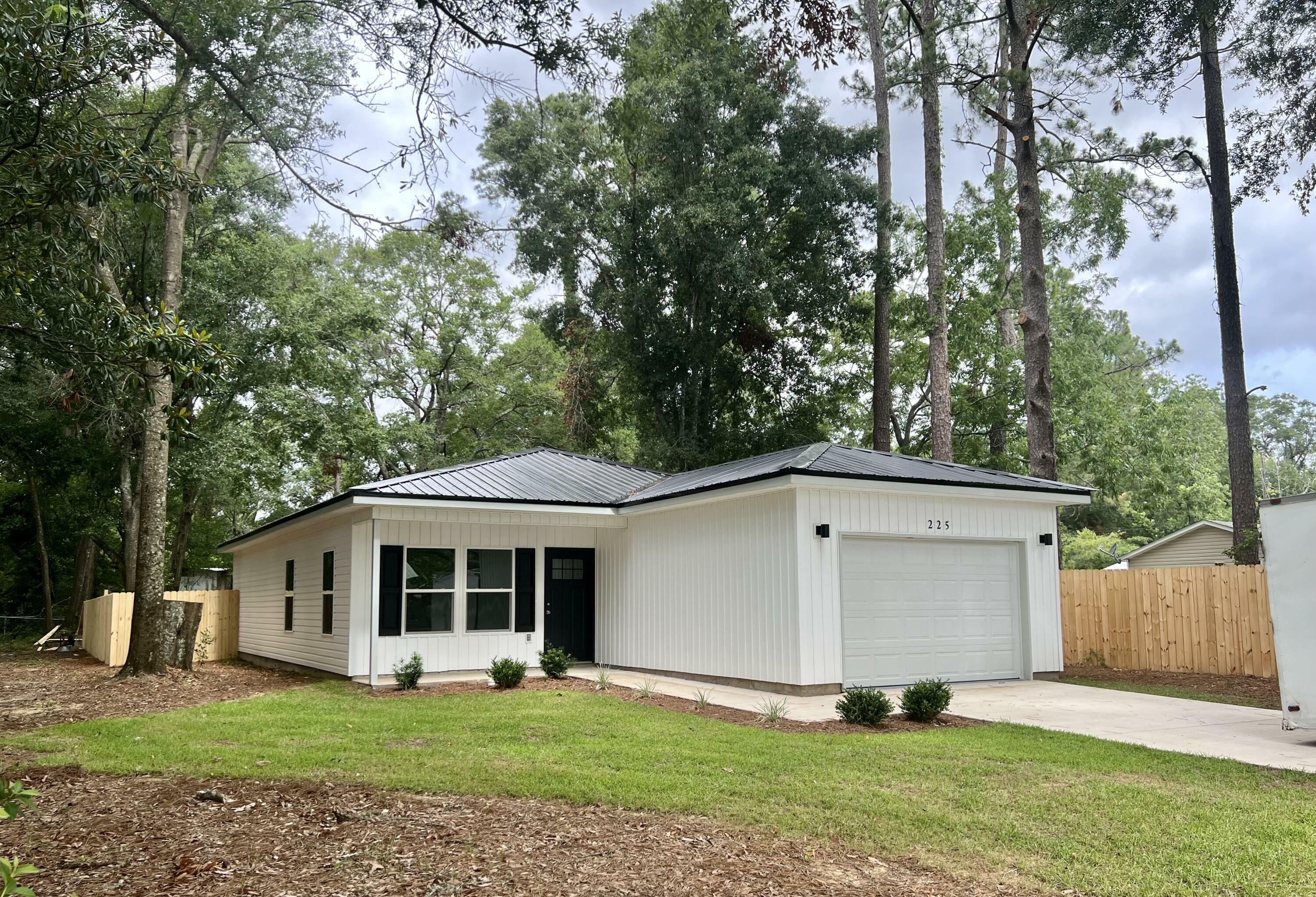 Property Photo:  225 Dixie Street  FL 32536 