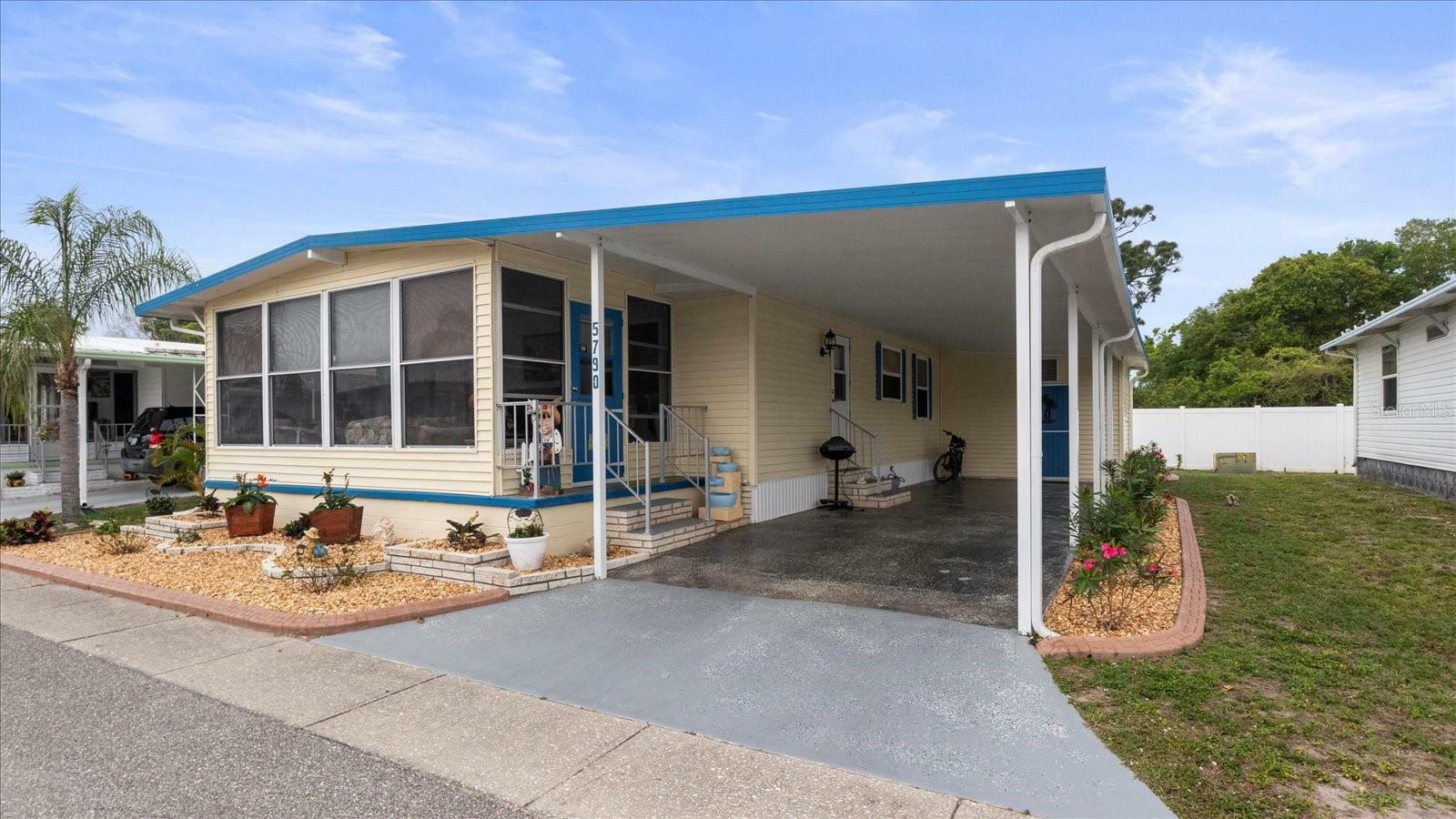 Property Photo: 5790 Sunflower Road FL 34293