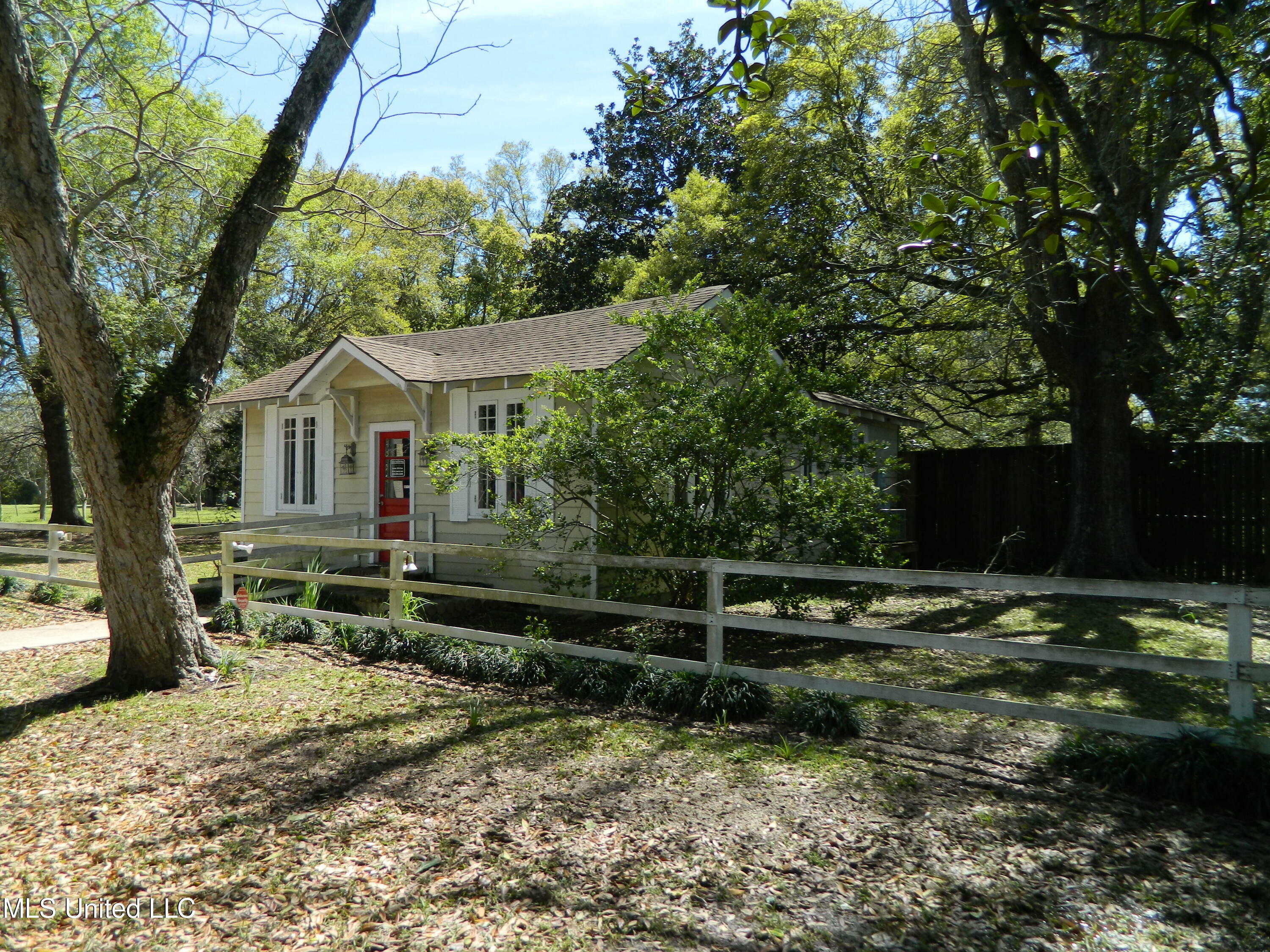 Property Photo:  20005 Pineville Road  MS 39560 