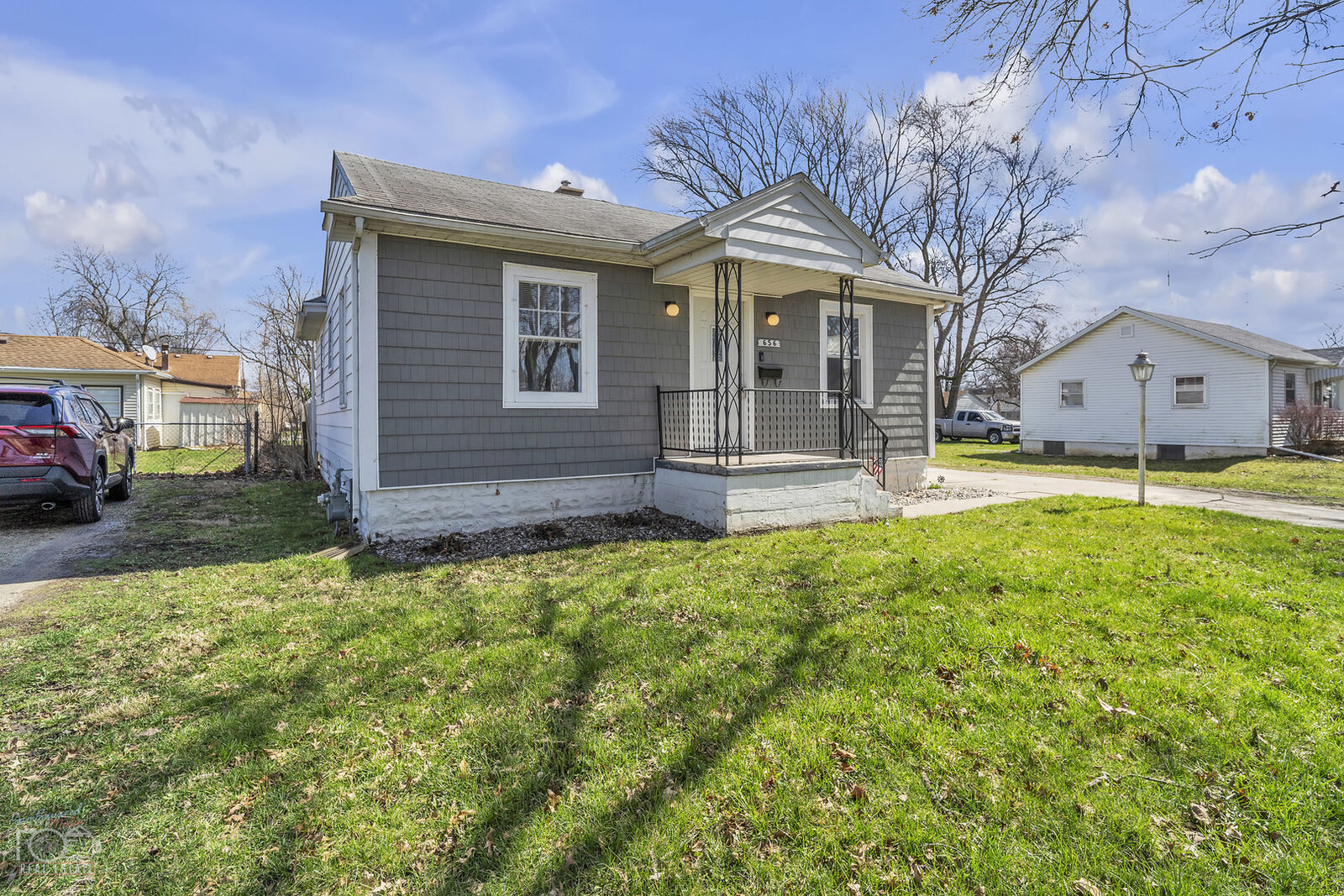 Property Photo: 656 N 10th Avenue IL 60901