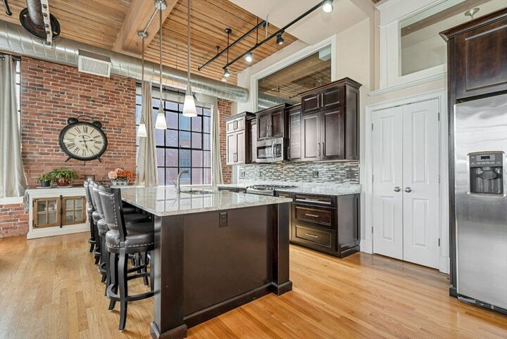 Property Photo: 491 Dutton St 302 MA 01854