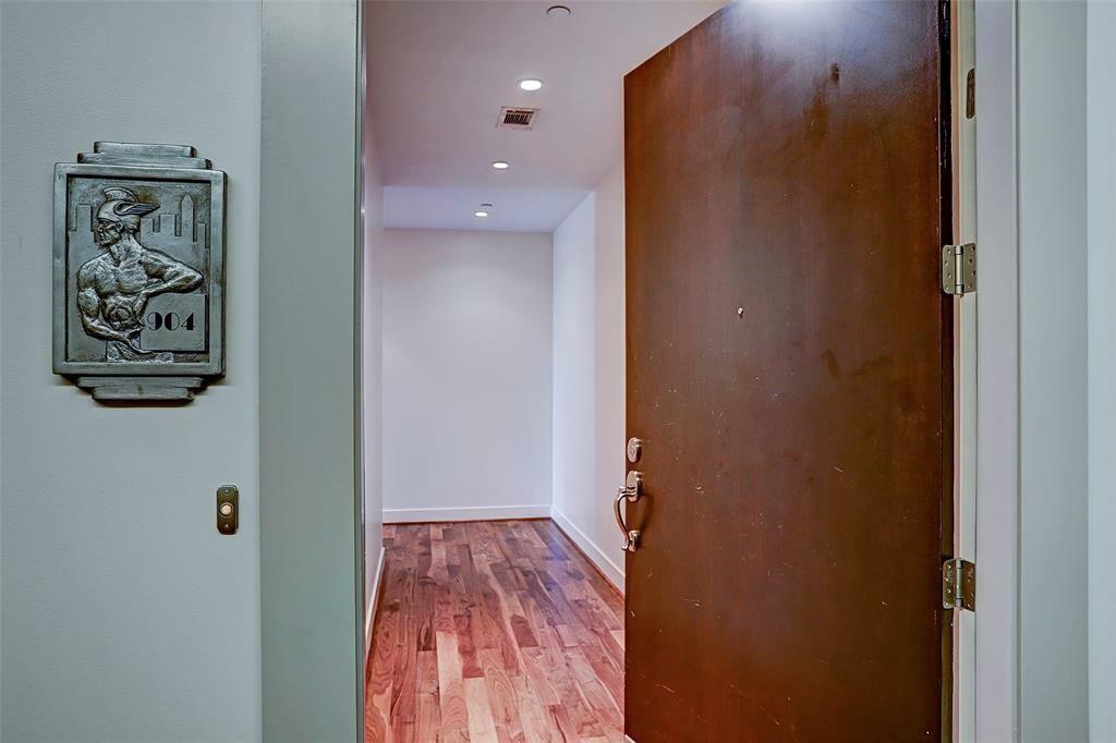 Property Photo:  1600 Post Oak Boulevard 904  TX 77056 