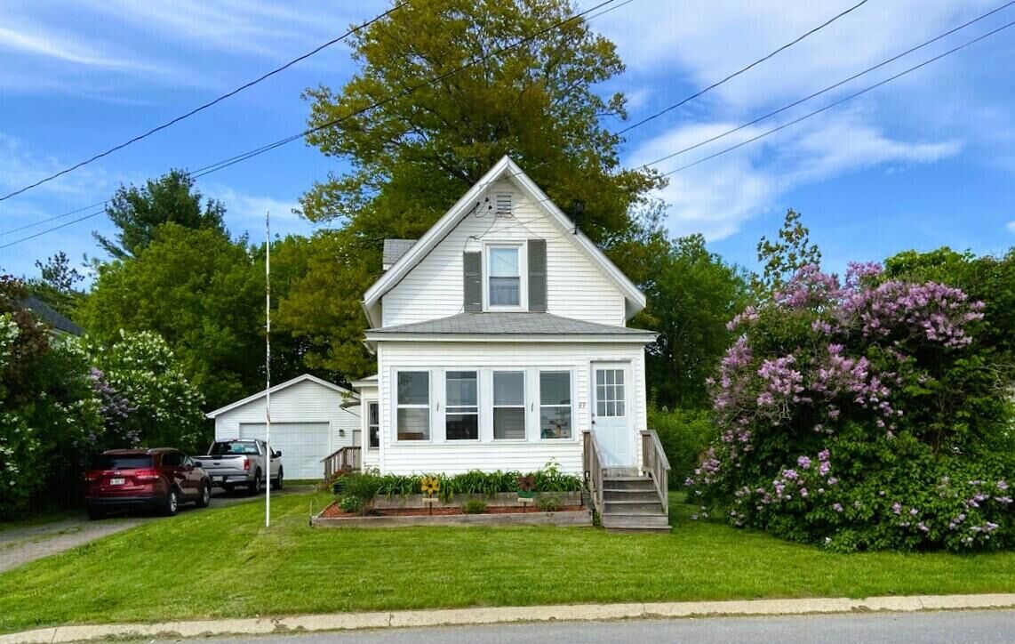 Property Photo:  49 Davenport Street  ME 04461 