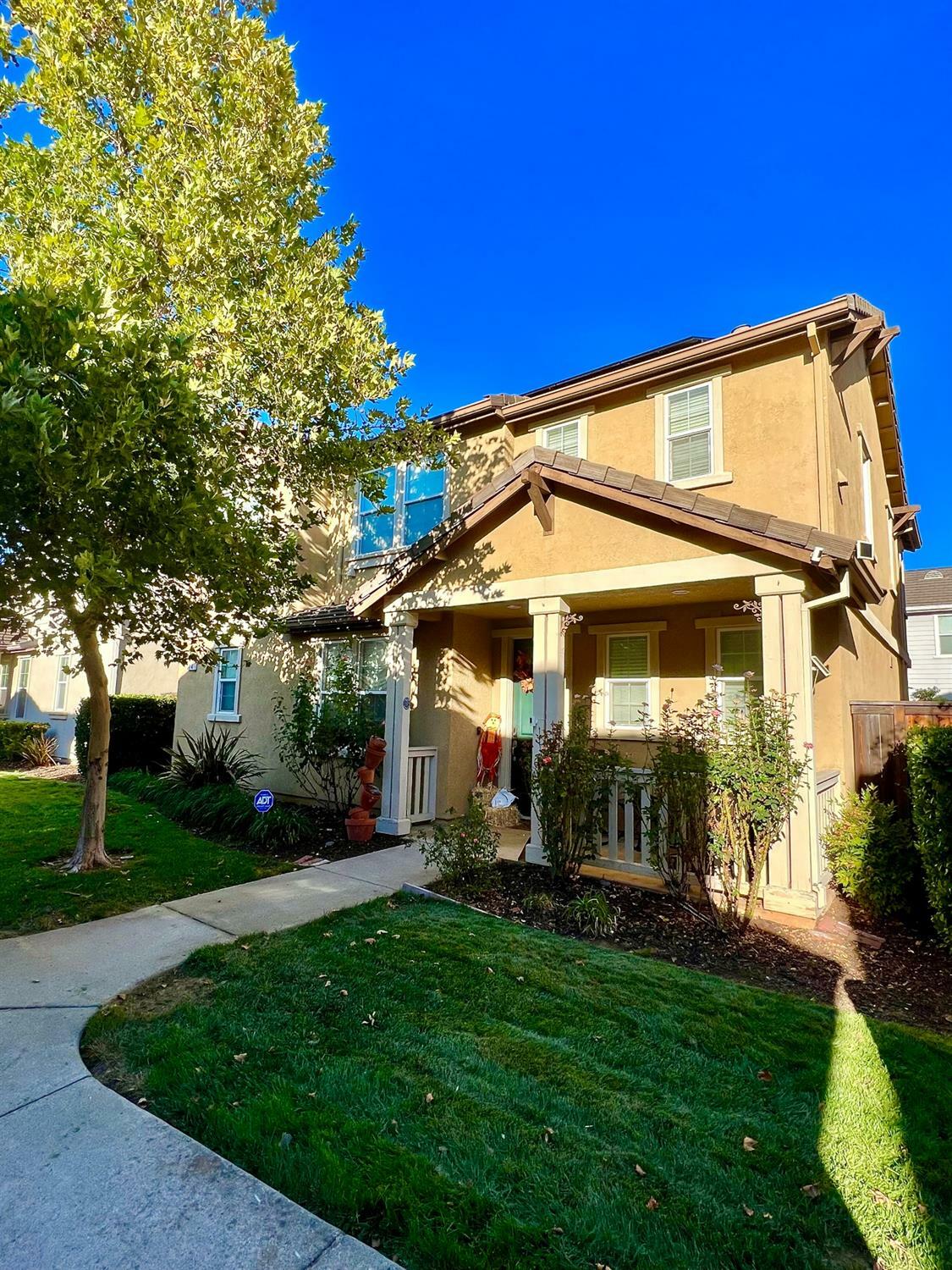 Property Photo:  24 Crystalwood Circle  CA 95648 