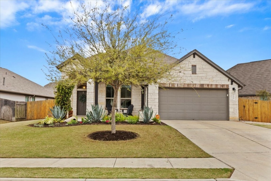 Property Photo:  1409 Goldilocks Lane  TX 78652 