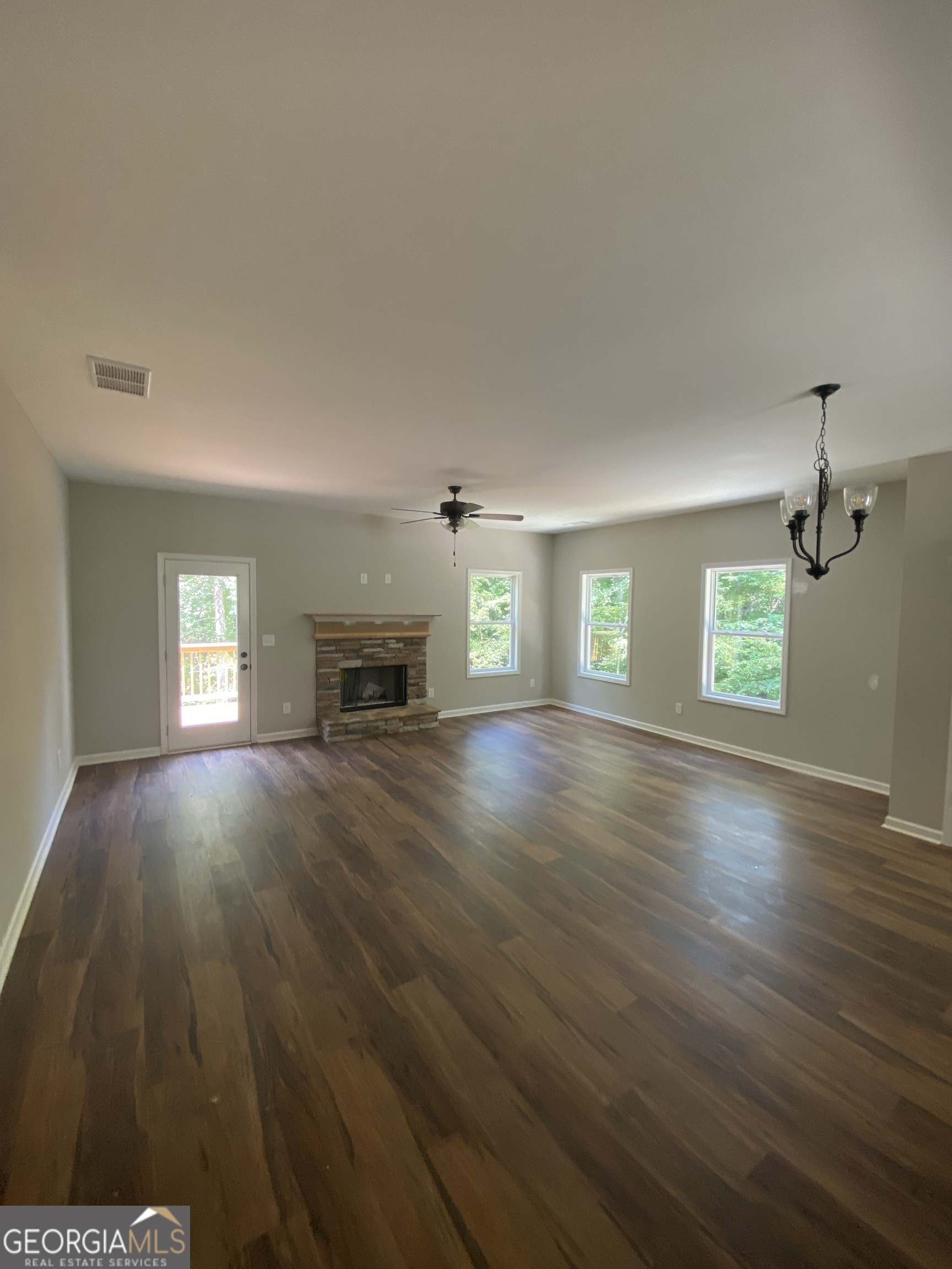 Property Photo:  205 Kingfisher Court  GA 31064 