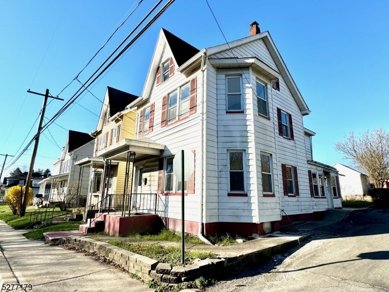 Property Photo: 801 Lee Ave NJ 08865