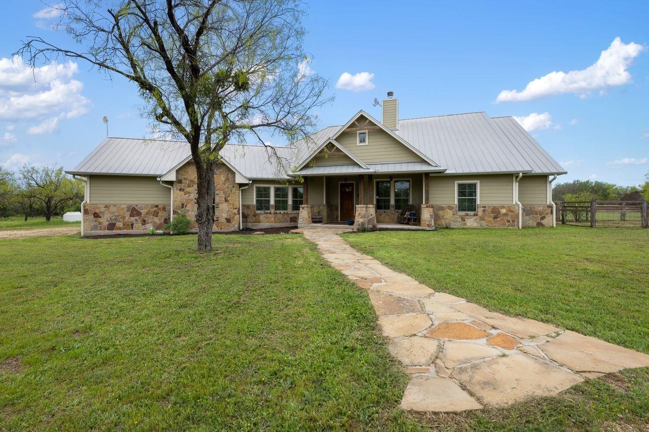 Property Photo:  201 Granite Boulevard  TX 78654 