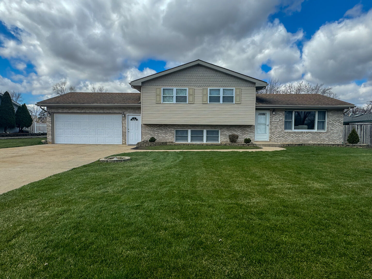 Property Photo: 2809 Hawkshead Drive IL 60451