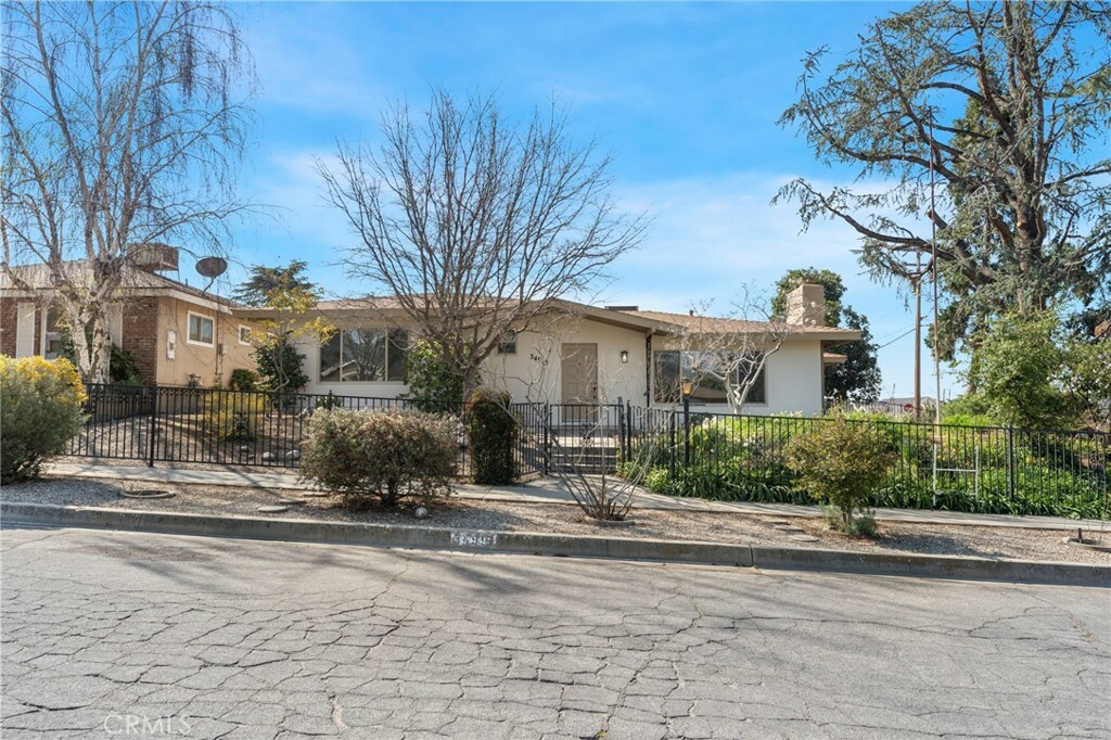 Property Photo:  34913 Persimmon Avenue  CA 92399 