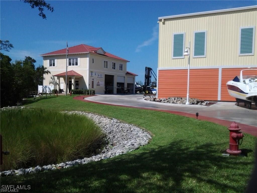 Property Photo: 477 North Road FL 34104