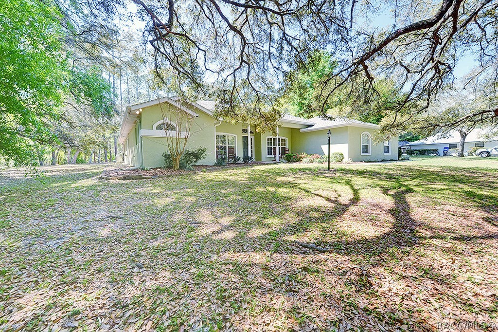 Property Photo:  1120 W Stafford Street  FL 34442 