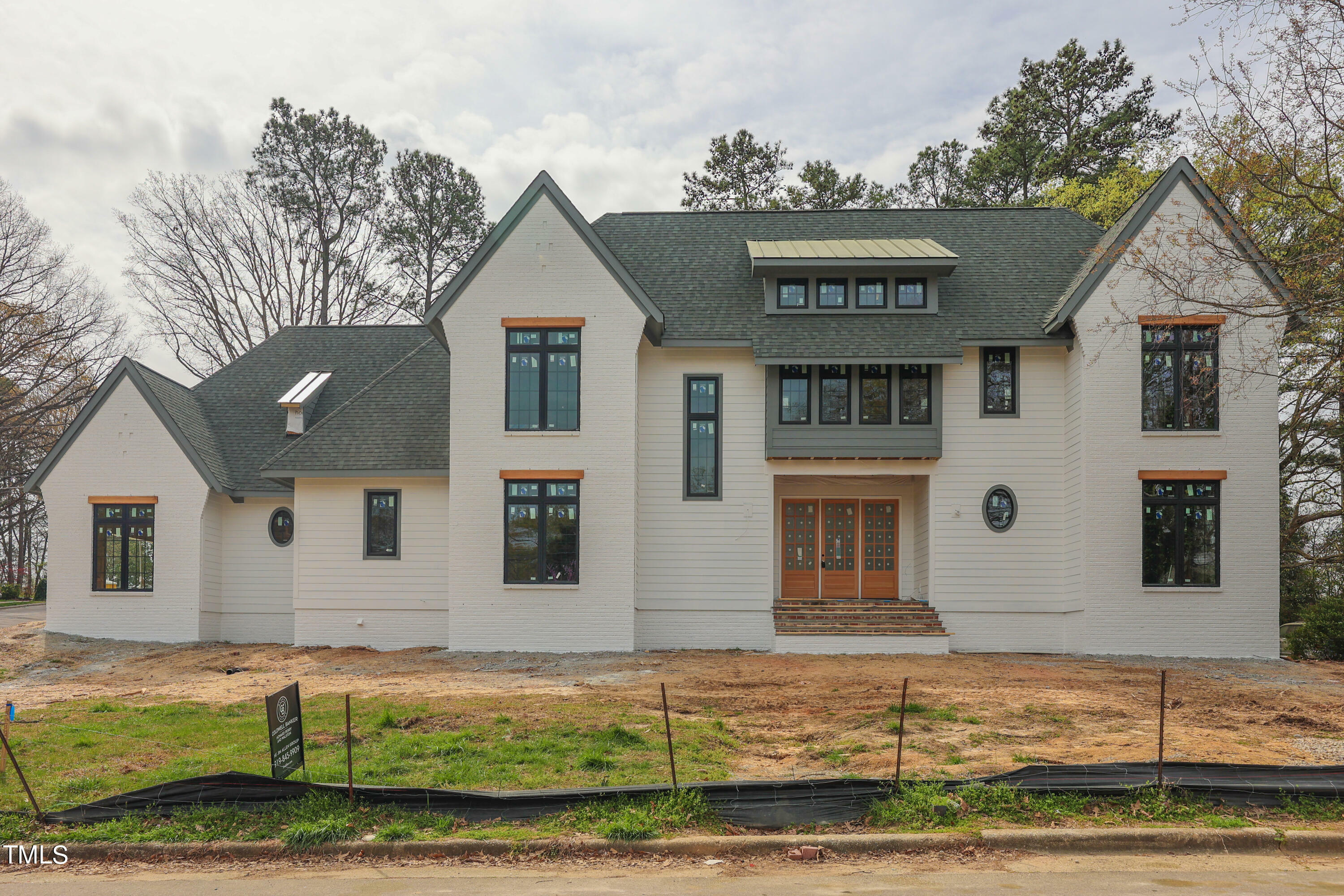 Property Photo: 601 Davidson Street NC 27609