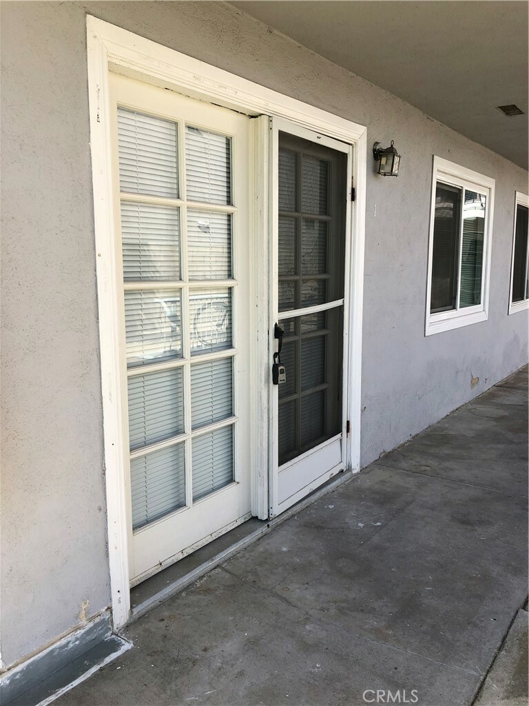 Property Photo:  409 Califronia Street 1  CA 92648 
