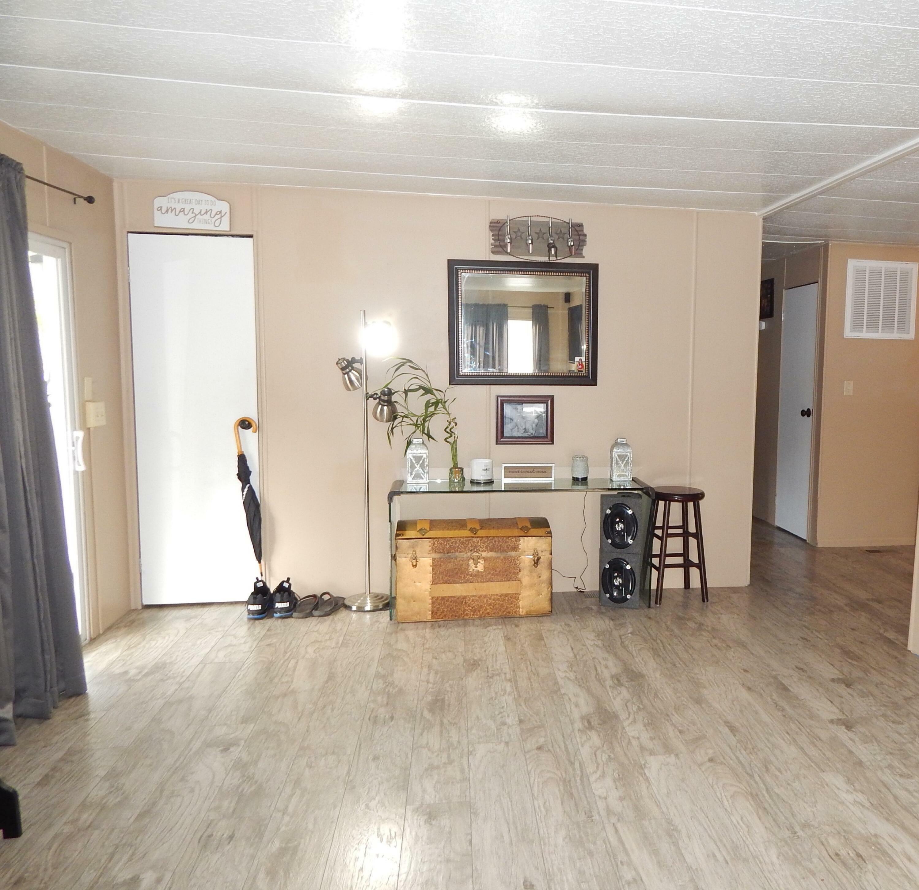 Property Photo:  1246 N Second Avenue # 7  OR 97525 
