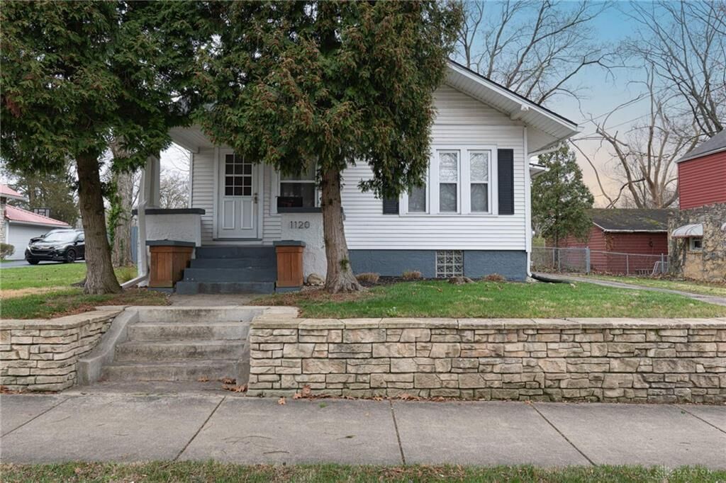 Property Photo: 1120 E Central Avenue OH 45342