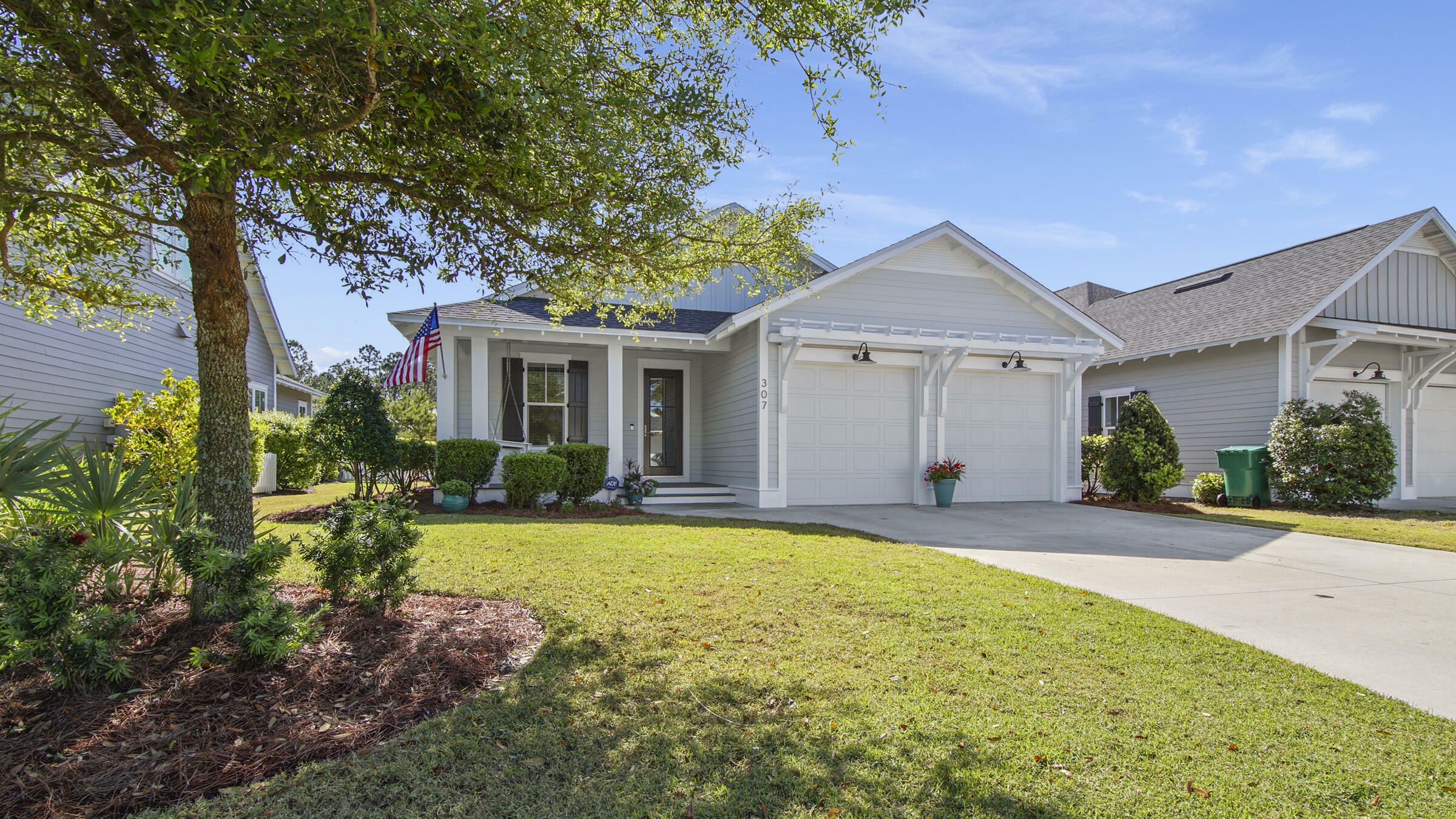 Property Photo: 307 Sandchase Circle FL 32461