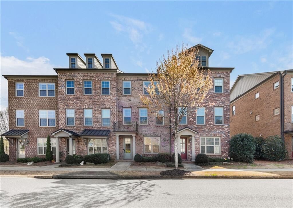 Property Photo:  10141 Windalier Way  GA 30076 