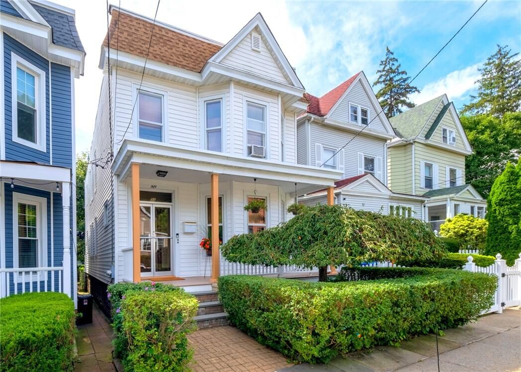 Property Photo:  50 Edgewood Avenue  NY 10704 