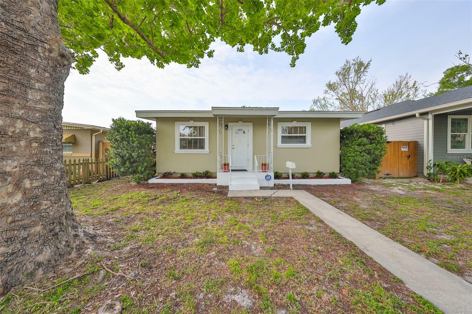 Property Photo:  730 50th Avenue N  FL 33703 