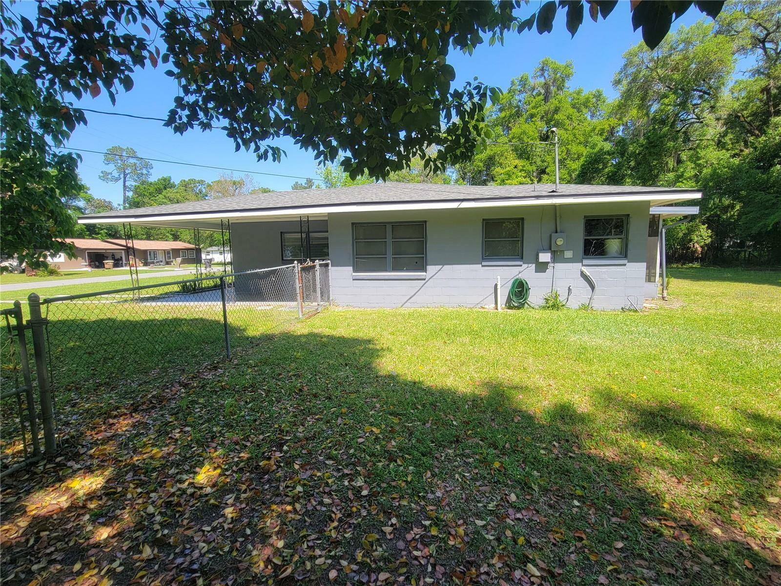 Property Photo:  2519 NE 2nd Avenue  FL 34470 