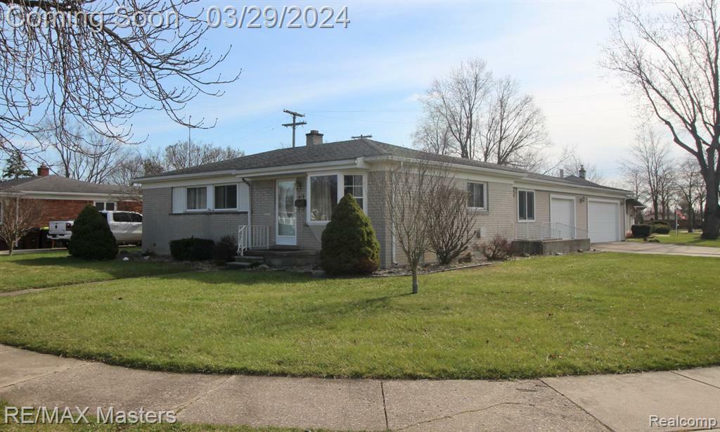 Property Photo:  419 Richards  MI 48162 3212 